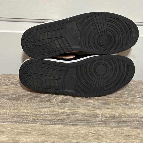 Air Jordan 1 Low Crimson Tint Size 11 553558-034 Pink Black OG Rare Men’s Shoe - Picture 5 of 6